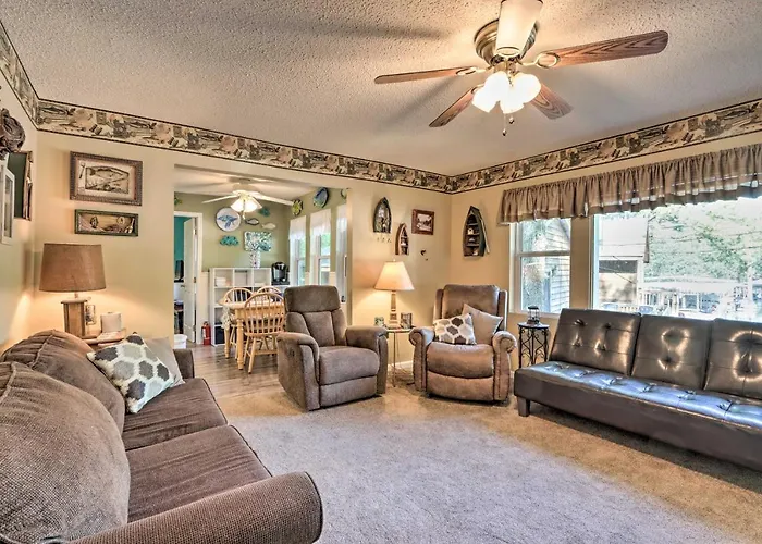 Walk To Waterfront! Family Haven In Osage Beach