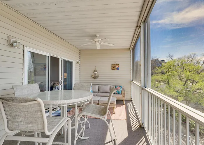 Dine Al Fresco On Balcony: Osage Beach Condo!
