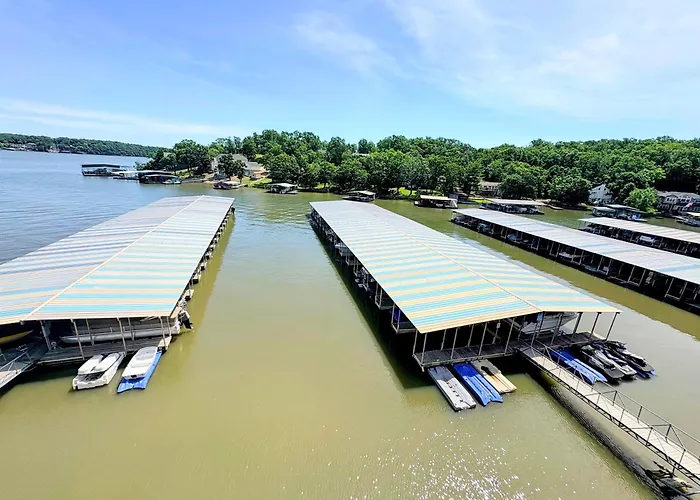 B Lakefront! Remodeled, Boat Slip, Patio Views, Pool, Boat Ramp, Wifi